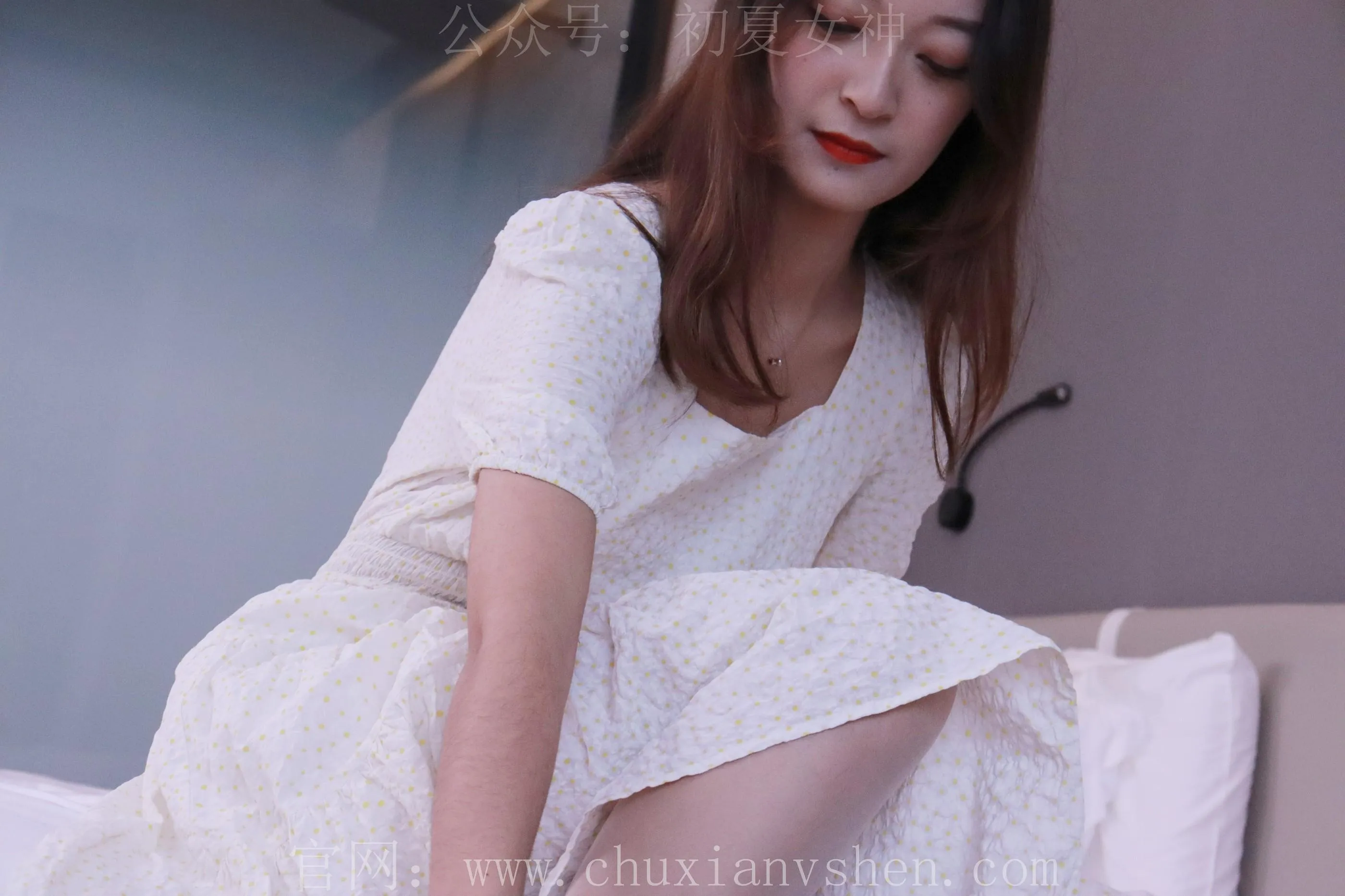 初夏女神 NO.015 依依白色M码秋季连衣裙搭高跟鞋 [137P]插图2